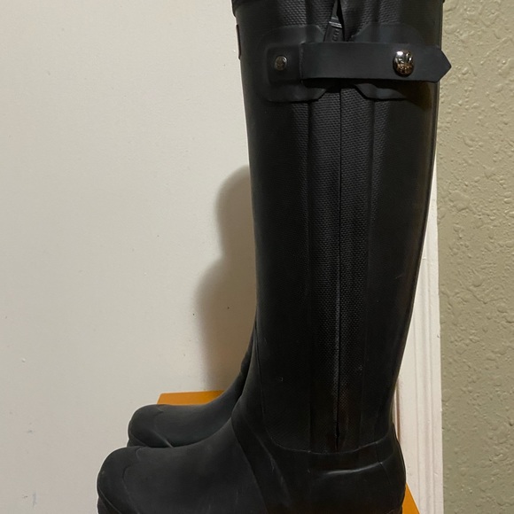 Women Hunter Boots - Picture 2 of 4